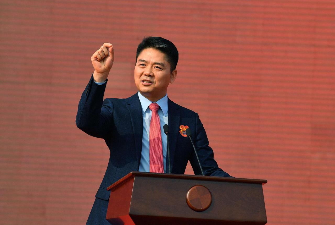 京东30亿控股青岛AMC，白条金条放出去的债，以后自己人回收了。表面上看，很
