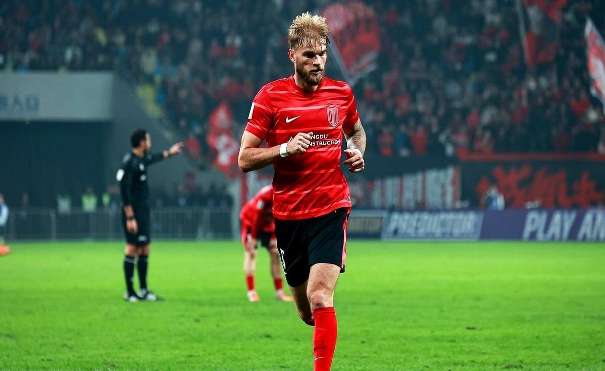 成都蓉城的后防大闸，提莫，续约彻底谈崩了，合同摆在桌上，俱乐部诚意给满，双方磨了