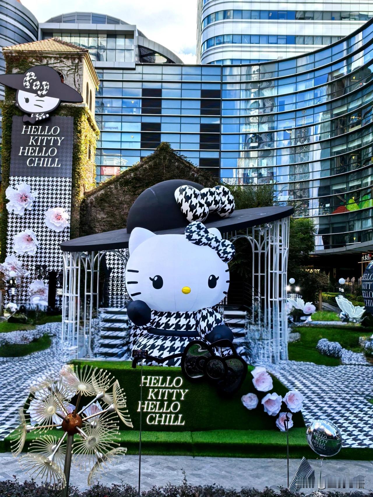 上海人速冲！11月被HelloKitty承包了！上海11月直接变身Hell
