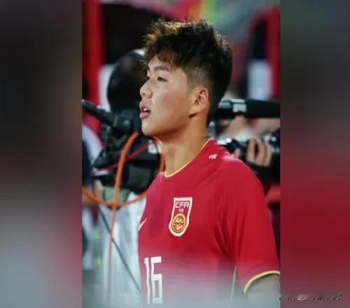 中国国少队在英国伦敦热身赛三连败一球未进连丢6球，充分暴露了中国国少队后防线的防