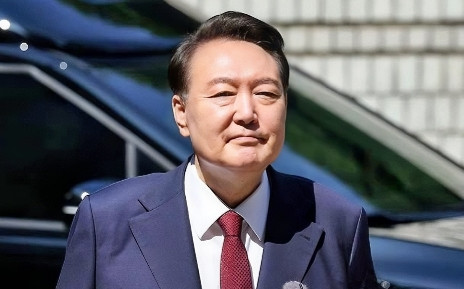 尹锡悦第8次审判当地时间6月23日，韩国前总统尹锡悦出现在首尔中央地方法院，出
