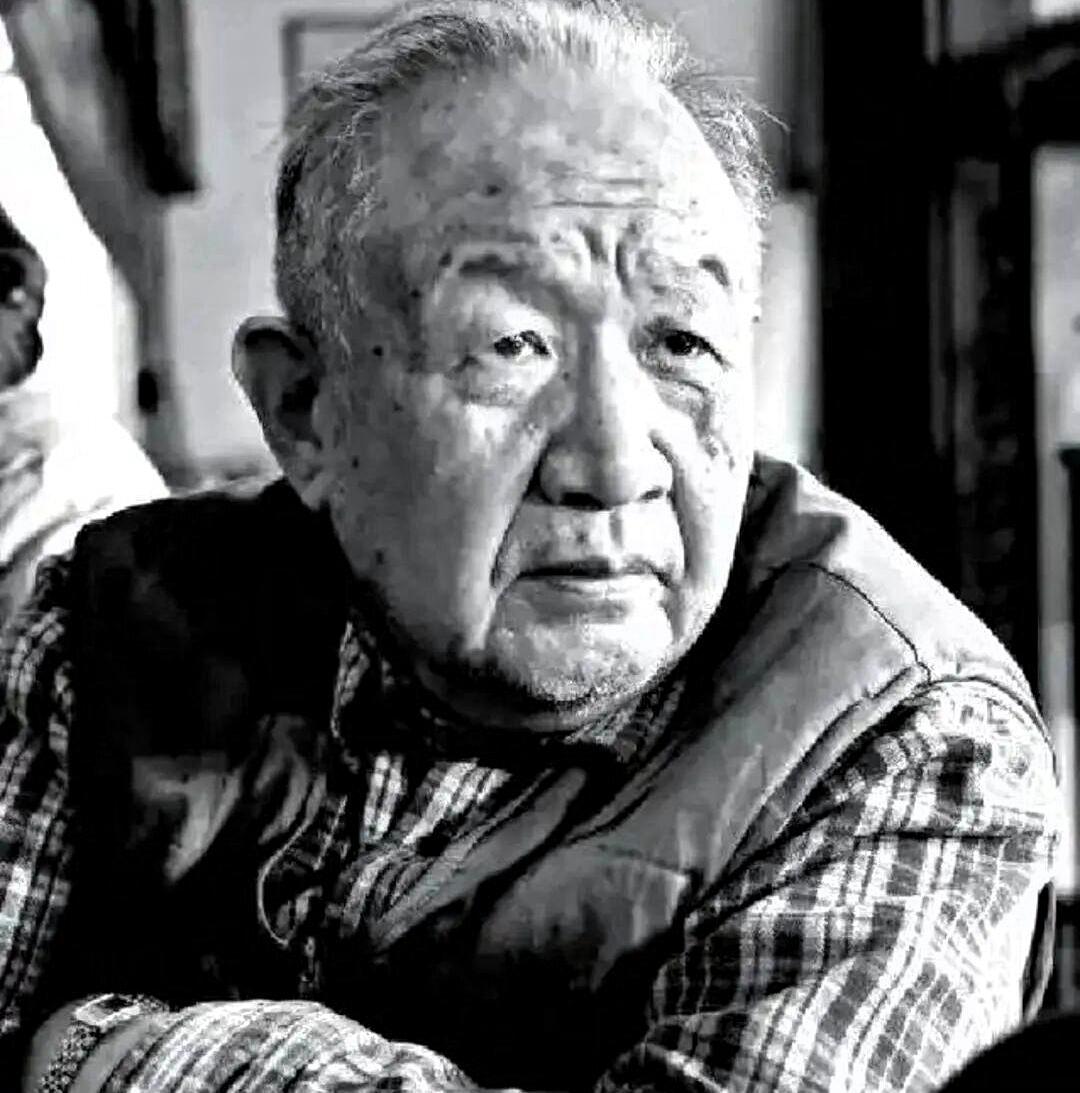 岁月落幕，85岁的戚本禹在病床上离世时，只是一名垂垂老者。生命逝去本易引人唏嘘，