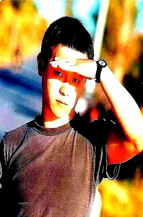 巅峰黑豹，如日中天。窦唯一句“我不玩了”，把话筒砸在地上，转身带走王菲，也带走半