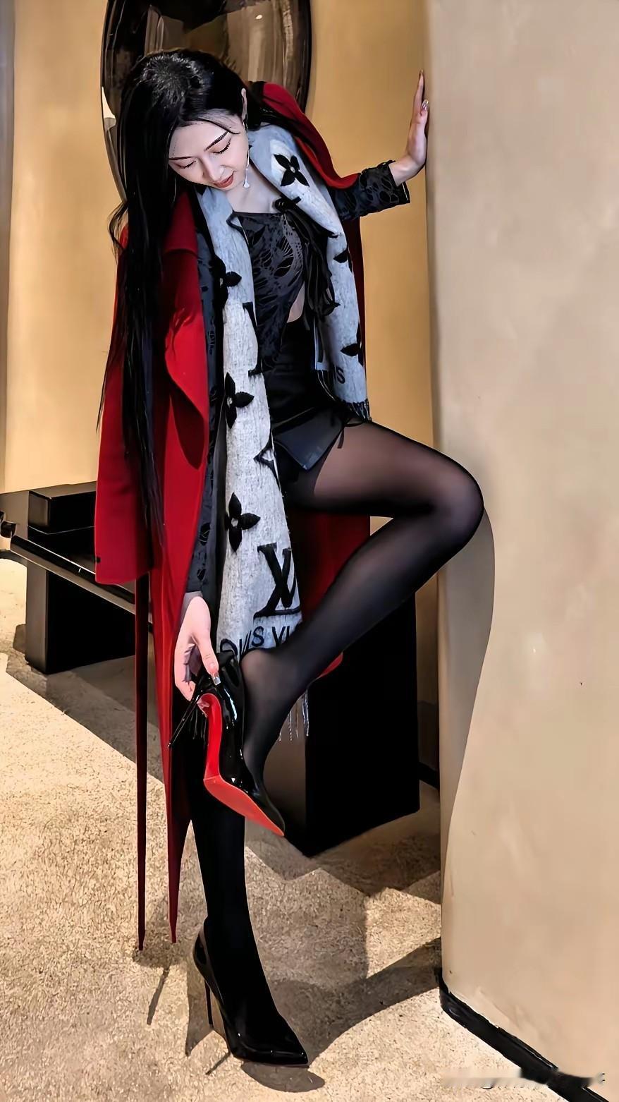 昨天在相亲APP上认识的一个女孩子是江苏盐城的苏州大学毕业的硕士，我觉得她条件挺