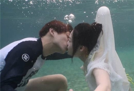 你敢信这么大尺度的恋综还是上星播出的吗​​​​