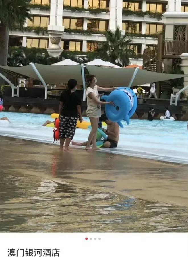 安以轩一家被偶遇！她真的变成胖阔太了，背厚手臂粗……