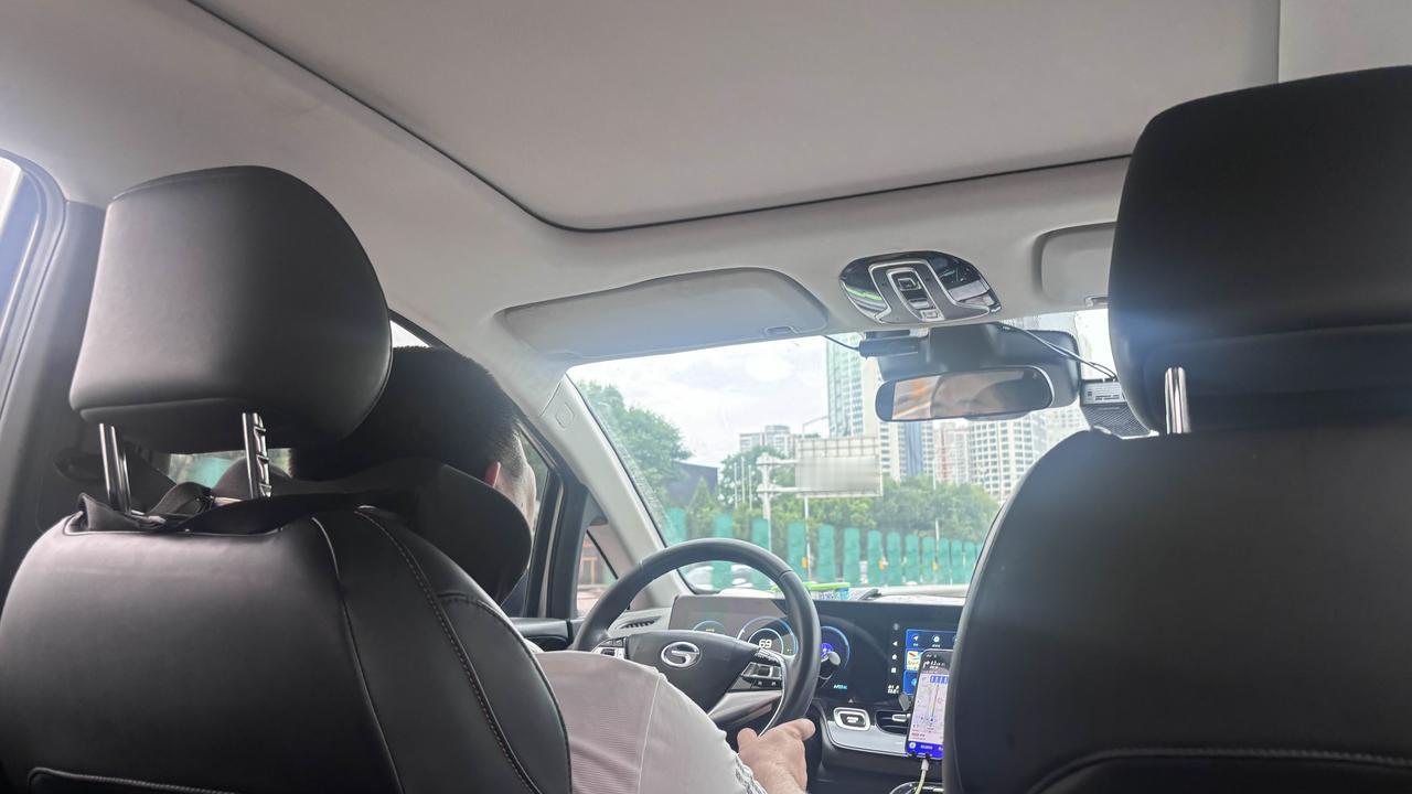 打了辆‌广汽埃安V，坐进车里才知道太宽敞了。司机说国产车都这样啊，知道国人的喜好