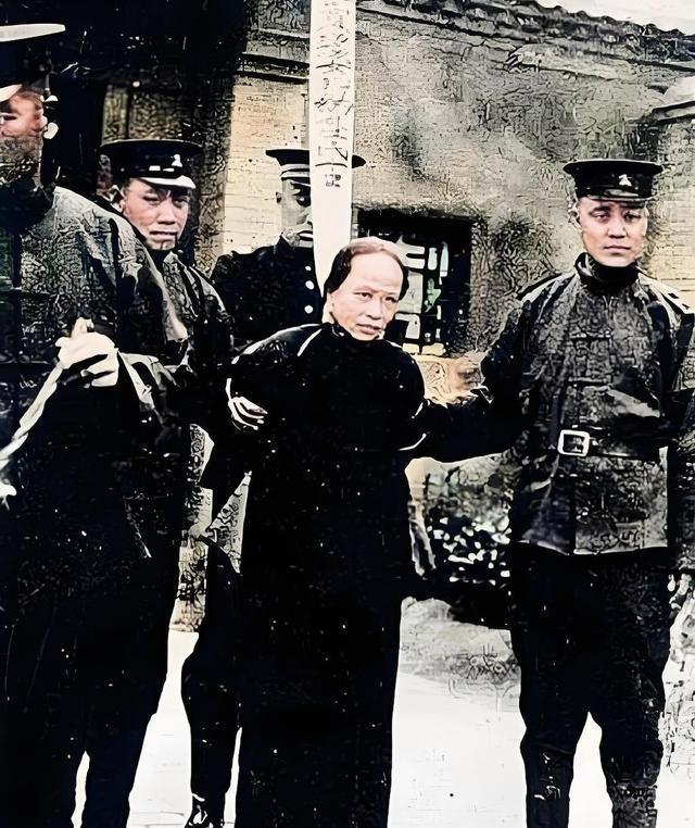 1950年，蒋介石“姐姐”被抓，她的处决意见上报至北京，周总理亲自去跟毛