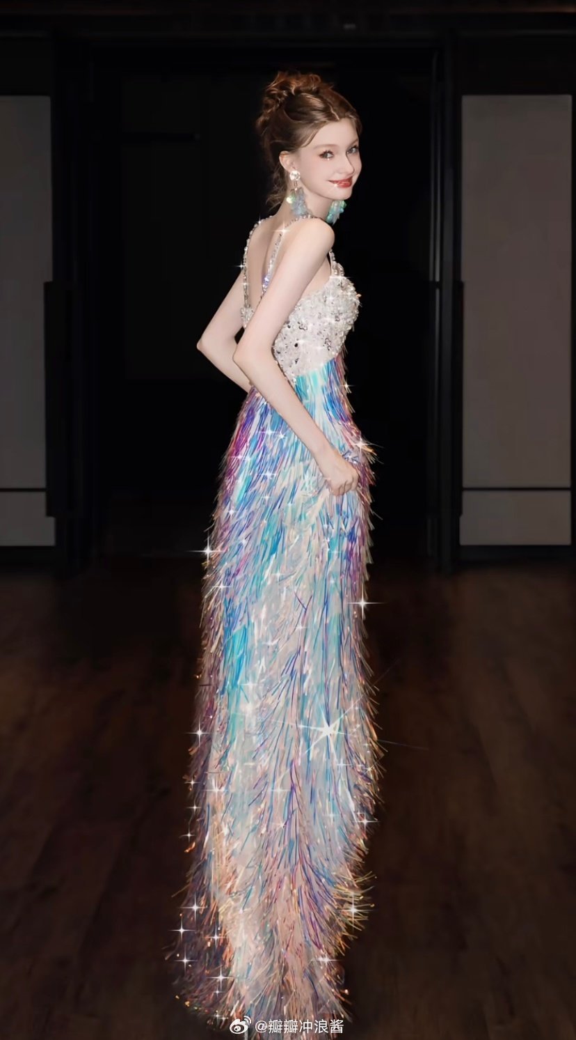 这件礼服你第一眼想到的女明星是谁​​​