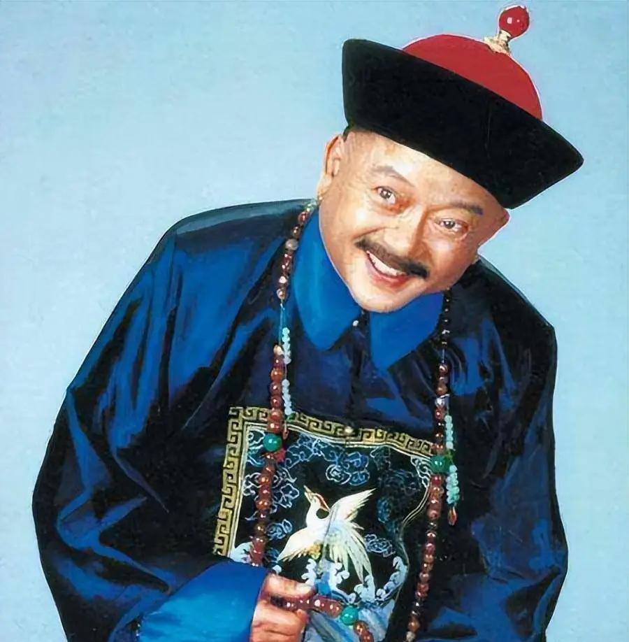 和珅聪明过人，为什么不提前讨好或巴结一下嘉庆呢？和珅不是不懂其中的厉害，他是真不