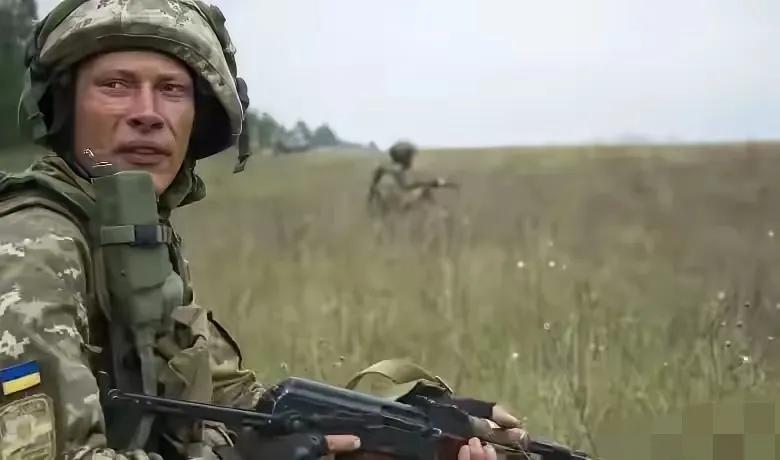 乌军"审讯并杀掉"俄军俘虏？人道底线不容突破太令人吃惊了！乌克兰司令部下令