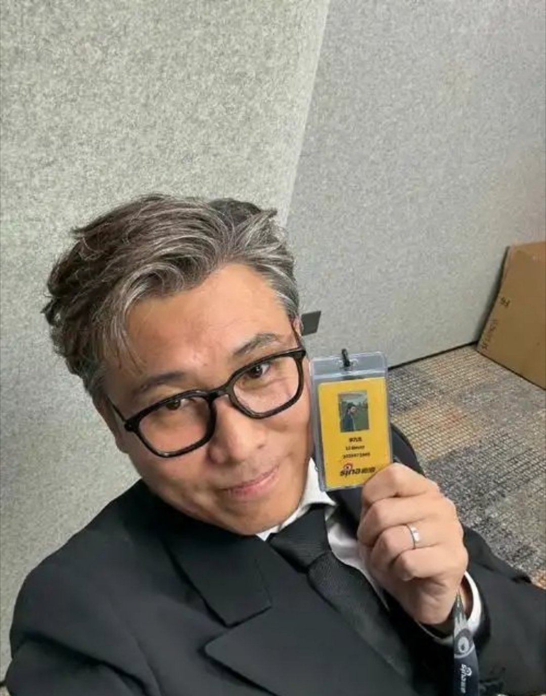 李乃文你才是真的魔童天天都不知道在哪闯祸呢哈哈哈哈哈哈一下没看见就闯