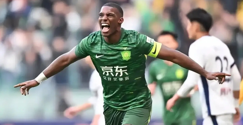 山东泰山队的瓦科最后一轮败给了北京国安的法比奥，丢掉了中超金靴其实，在赛前瓦科