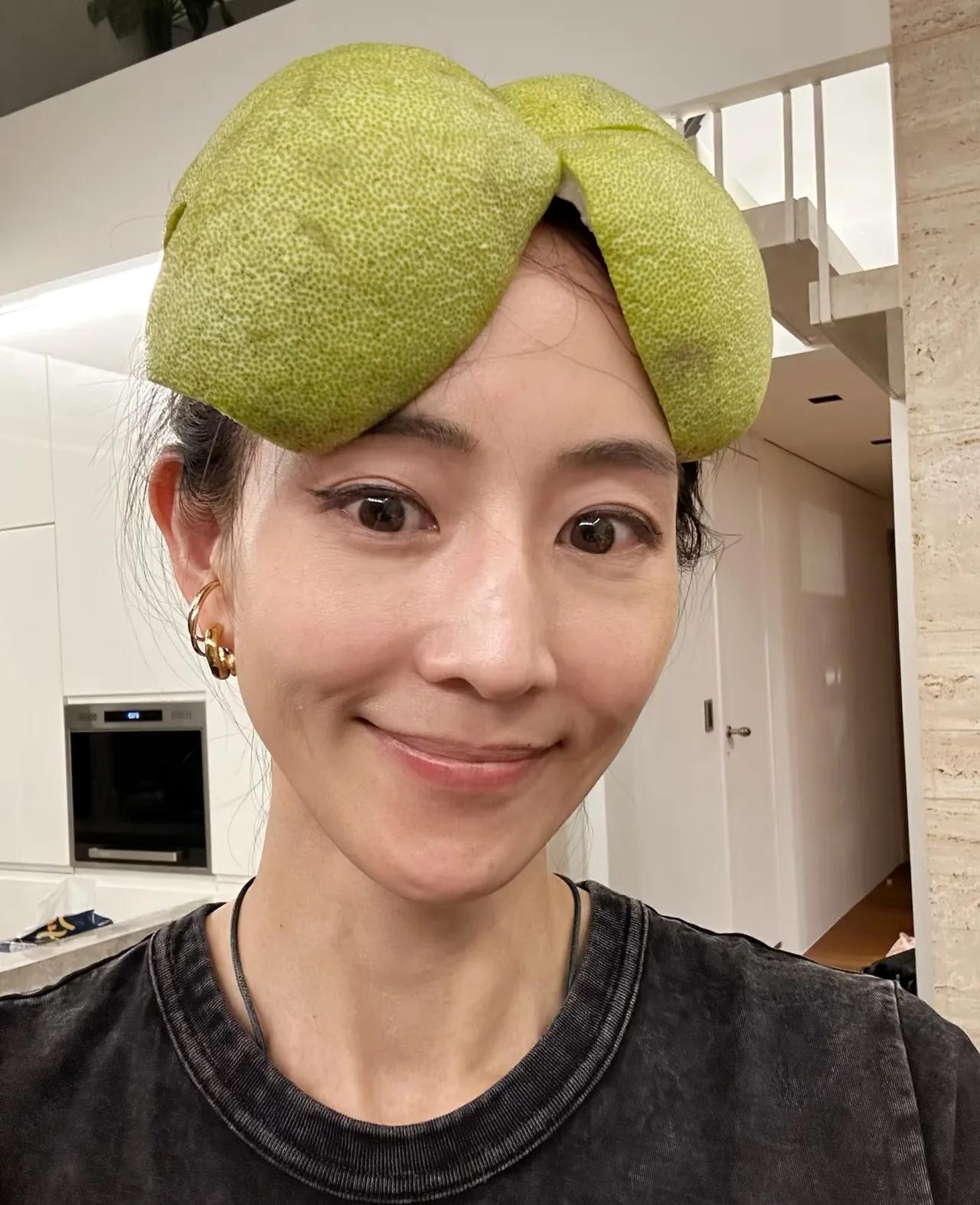 张钧甯估计烦透了！她烦的不是自己没戏拍，也不是因为新规要求改名，她烦的是