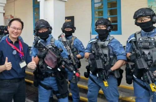 香港反恐特警用上国产新枪！德国说港警离了MP5不行？国产CS/LS7直接用实
