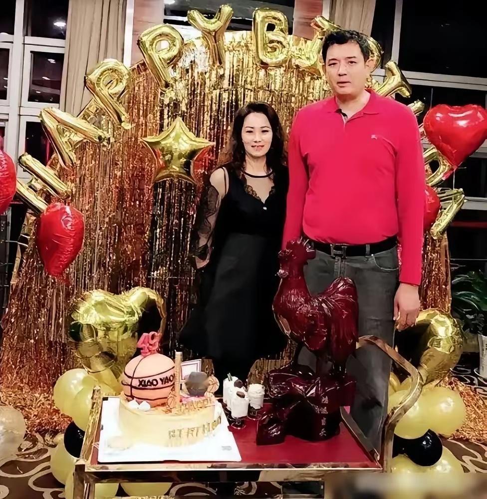 巩晓彬两个儿子，走出了两条截然不同的路。大儿子巩俊青早早认了命。虽在体院联赛单