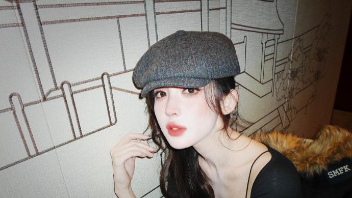 娜扎今日高光妆造惊艳亮相，时尚感拉满！