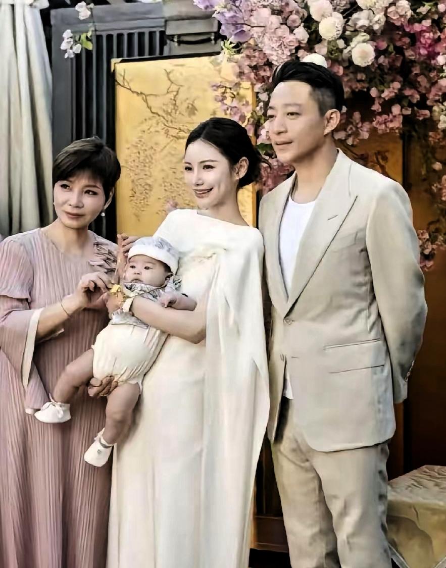 小汪宝过了百日，这是人生大事，大家都很高兴，日子选得吉利，名字也起得好，听大人说