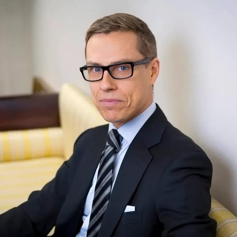 芬兰总统斯图布在达沃斯世界经济论坛上说，美军突袭委内瑞拉所取得的成就，正是俄军想