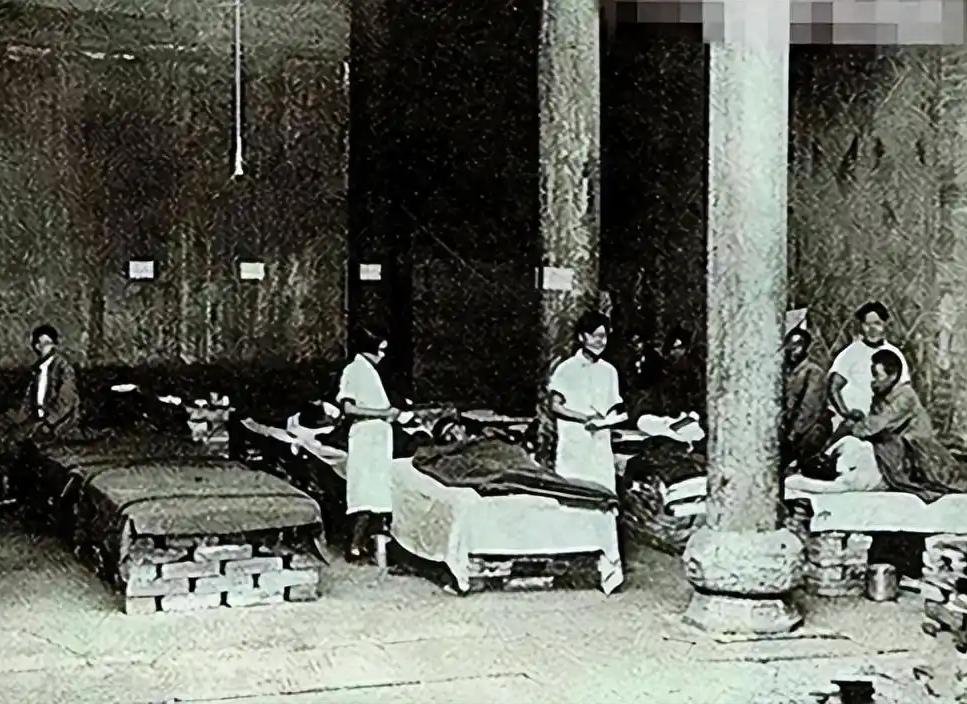 1940年，新四军女院长救了几百名国军，谁知国军归队时，一个副官却掏出手枪对准女