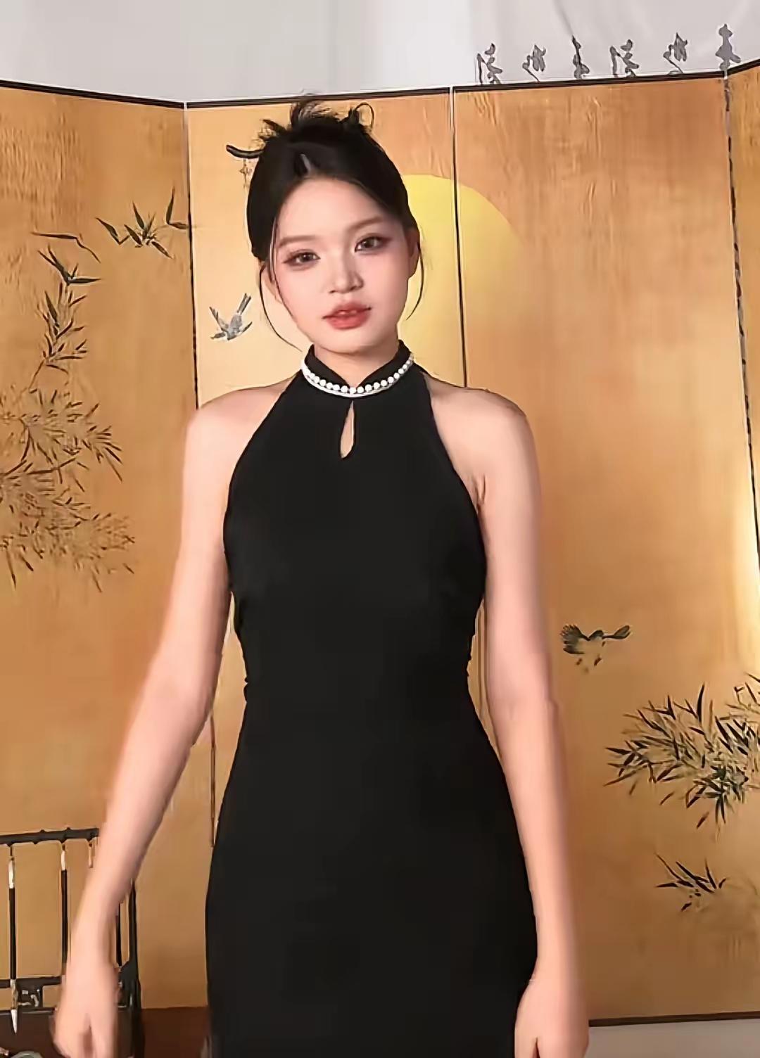 小妈祖原来不是个素人啊，也是个几十万粉丝的网红了，你别说，平时的视频，跟仪