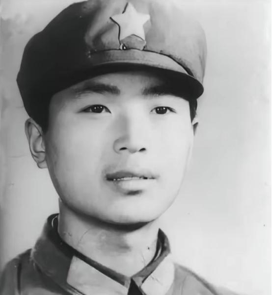 1985年，老山前线，17岁战士顾克路，被越军炮弹炸成“两截”，副连长孙兆群大喊