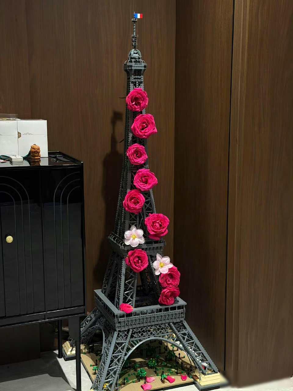 今天，有家属投诉，病人请护士倒杯水，被护士阴阳怪气的怼了。上周四中午，我在