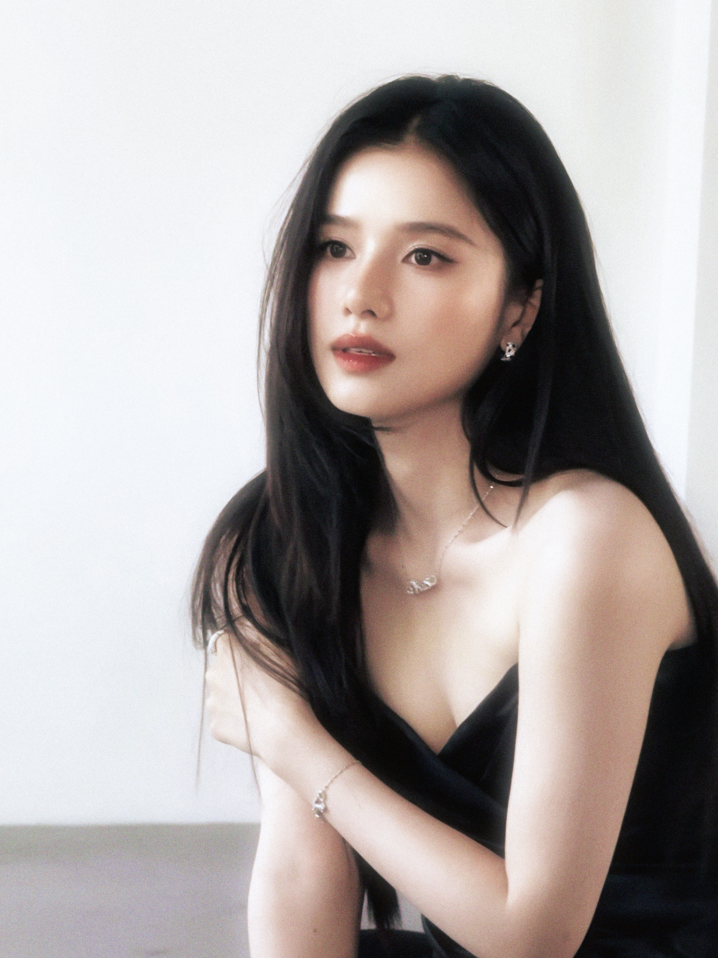 -张婧仪♠️​​​