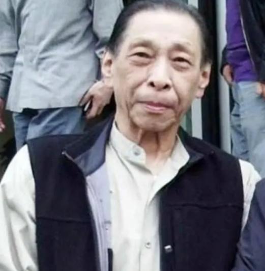 1991年，杜月笙的儿子杜维善来到北京，打算收回父亲购置的四合院，但住户拒不承认
