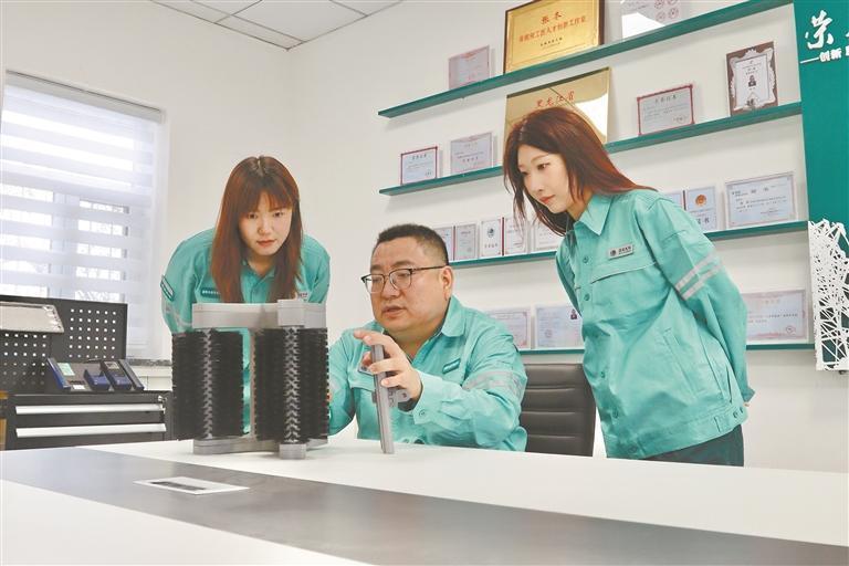 高寒电网“黑科技”亮相世界人工智能大会