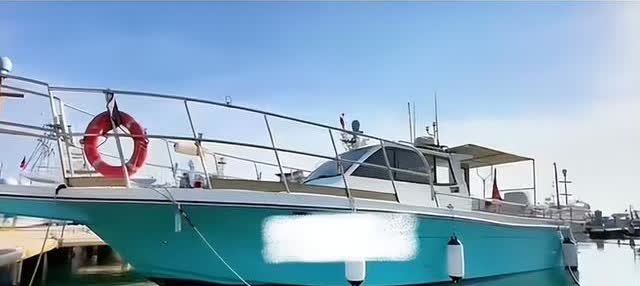 奉劝大家先别急着同情青岛那个“委屈”的海钓商家。男子花388元体验4小时拼船