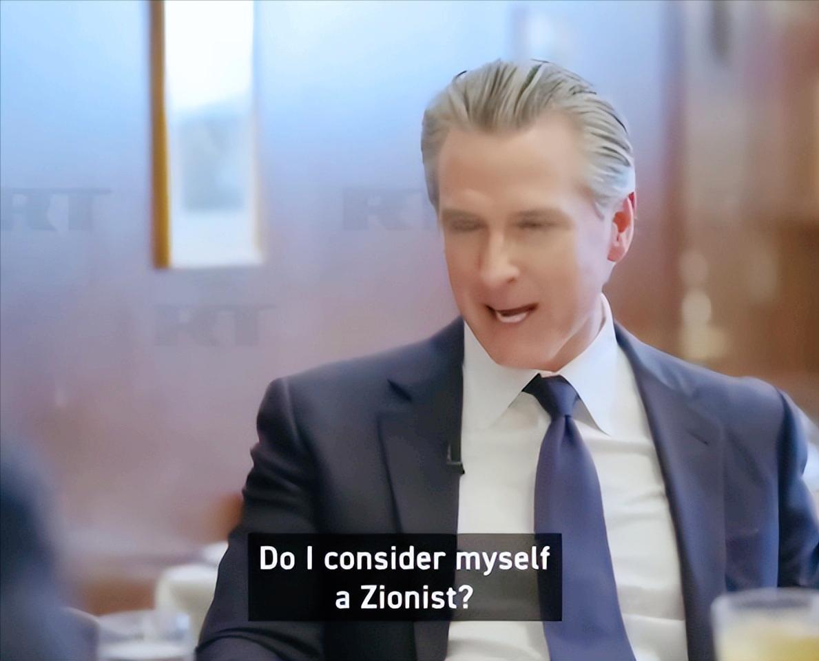 美国政坛又上演一出“光速变脸”大戏！加州州长纽森，这位被传要冲击2028年总统大