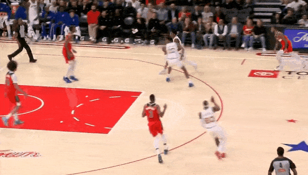 根本挡不住！火箭半场狂轰81分！在今天NAB常规赛火箭对阵奇才的第二节比赛最后