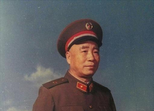 1952年，志愿军哨兵执行站岗任务时，不打招呼，擅离职守，整个团部找他找疯了。次
