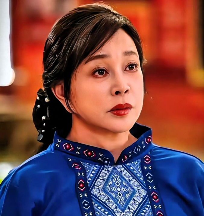 刘晓庆这一跤摔得给我们提了个醒！刘晓庆75岁了，身体一直很强壮，也很注意养生，