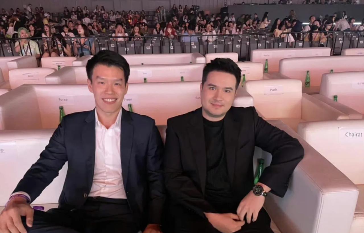 曹译文导演带着《藏海传》闪耀泰兰德，藏海传高开爆走，全员上桌，导演和配角跟着飞升