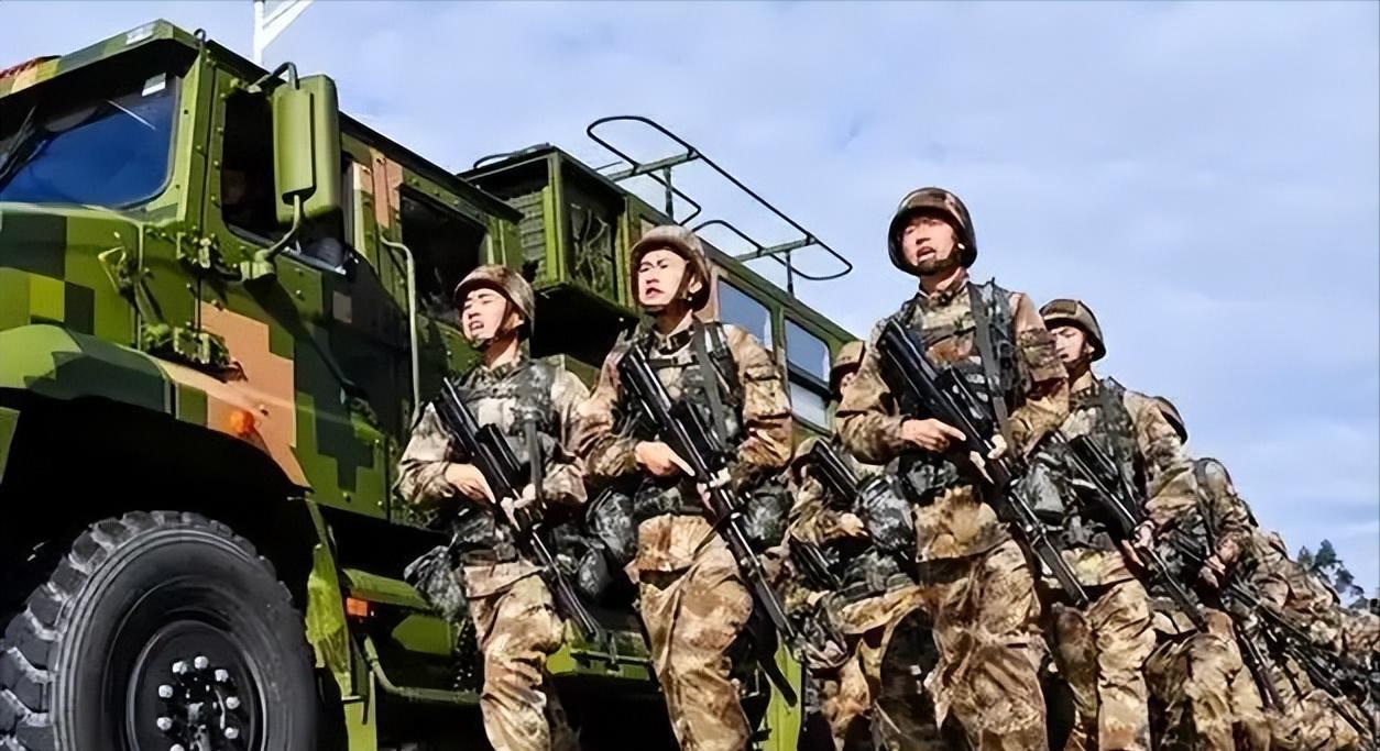 中国军队有多强，在世界能排第几？这么说吧，比规模肯定第一，单技术和实战领域，美俄