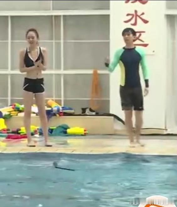 成毅两京十五日他好像春节啥活动也没有吗！刷到他好多粉丝这个春节忙着嘿别人！汪汪?