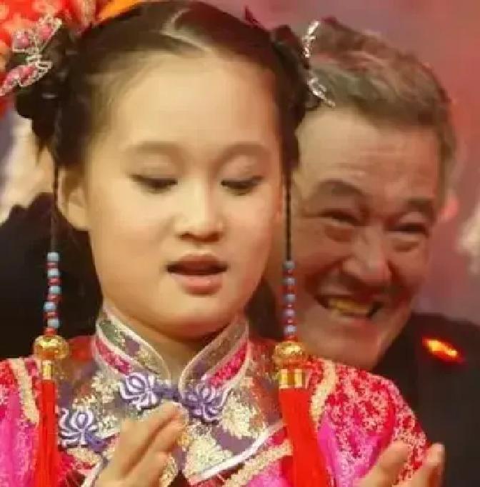 赵本山女儿还在还房贷。你没听错。那个住大别墅的星二代，亲口承认每月银行卡准