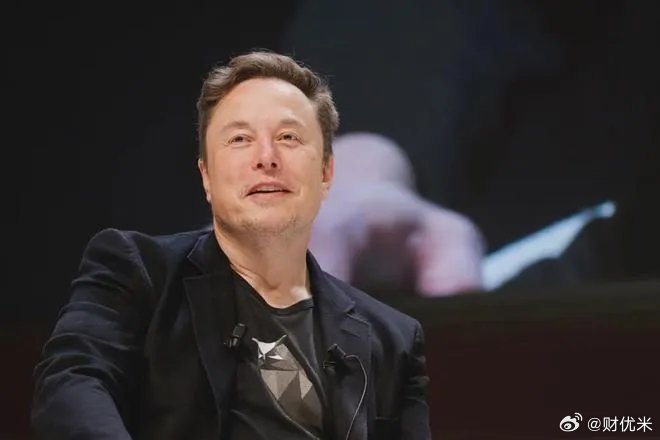 马斯克万亿身价仅维持12天！纸面富贵快速缩水，首富地位仍稳固人类首位万亿富豪马斯