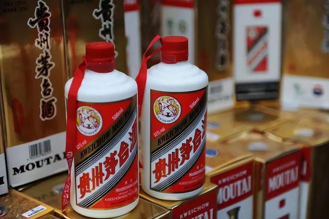 茅台是没人喝了，还是没人送了，还是没人敢收了，价格就像庐山瀑布一样，一泻千里，听