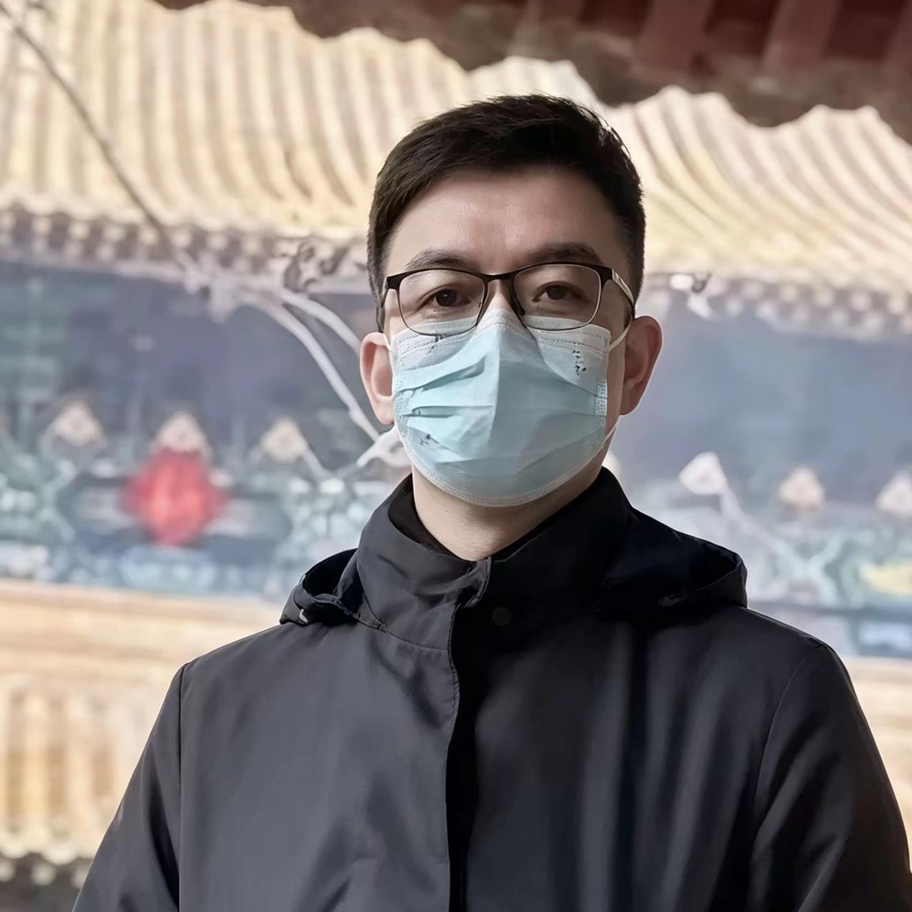 唐明杰逃不掉了，现在来看他已经有两个甩不掉的罪名了。第一重婚罪，唐先生和三