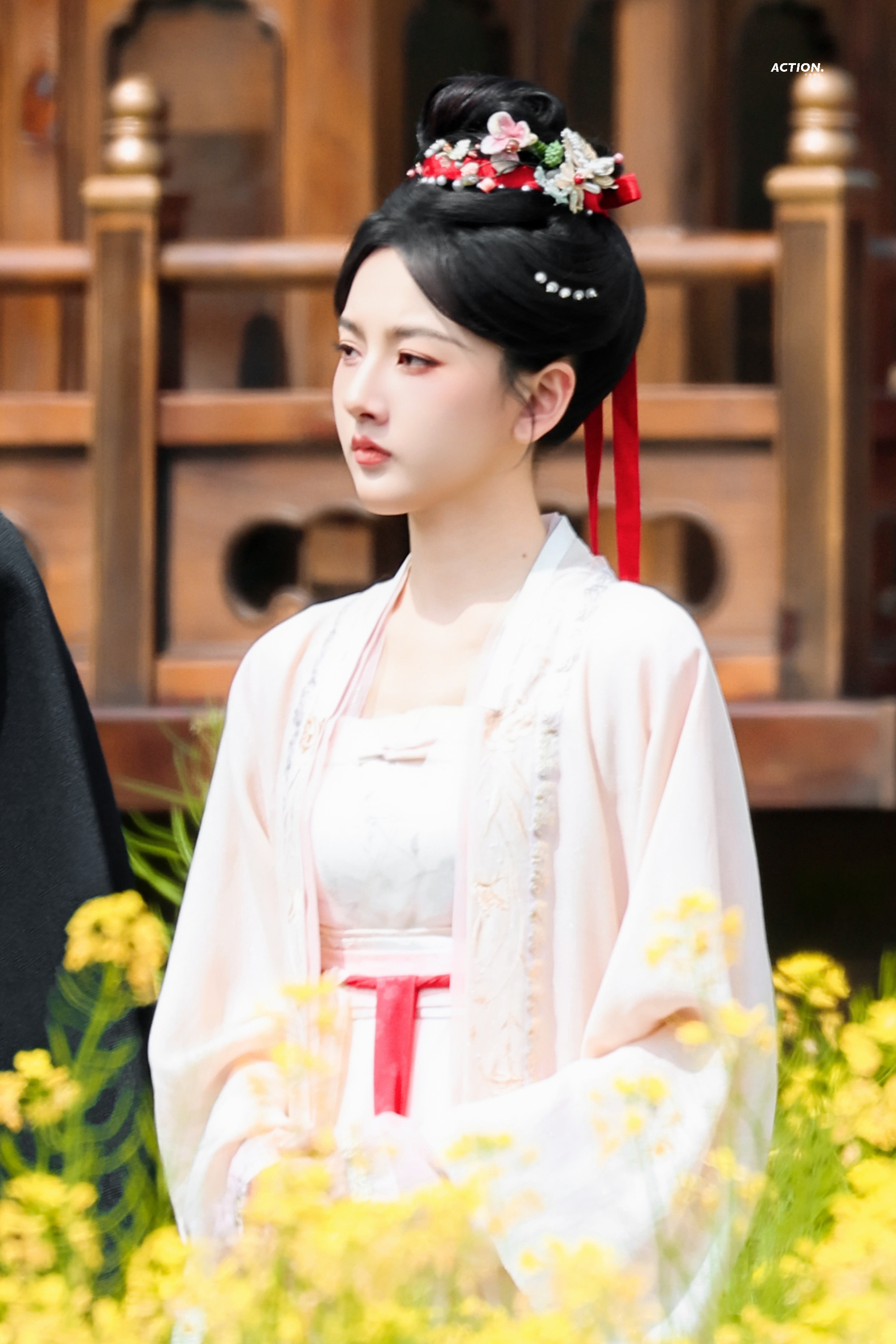 新图～春意盎然～～～宋祖儿《司宫令》☽中分+粉衣-油菜花田