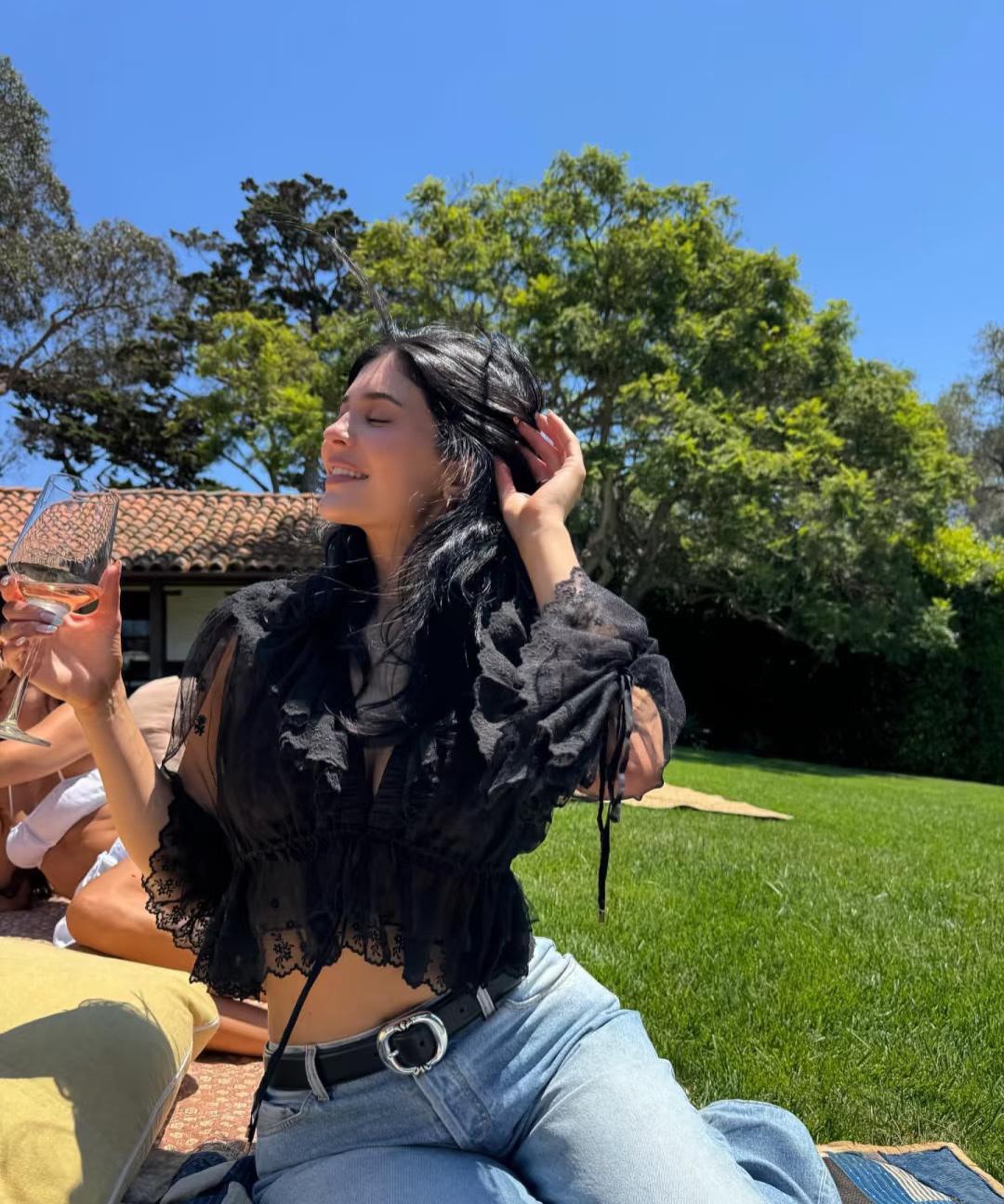 Kylie最新分享生日碎片并且特别感谢了肯豆～有史以来最好的生日！！！！