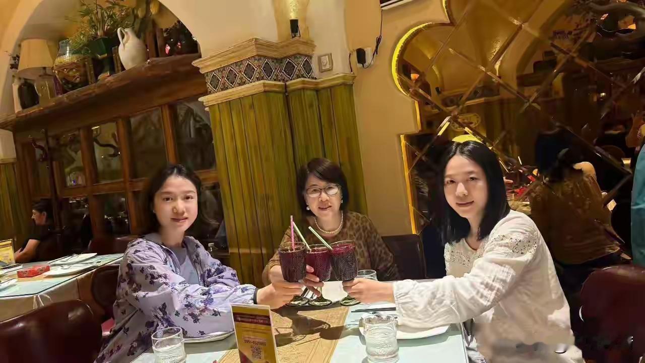 赢家是翁帆妈妈，这辈子啥也得到了[大笑]