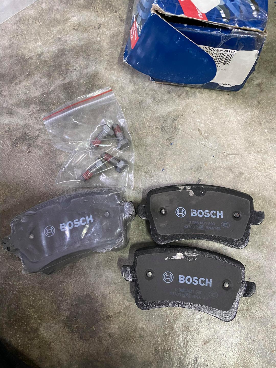 副厂刹车片当原厂卖，收双倍价还异响，黑心到极致！朋友的哈弗H6开了4万公里，最