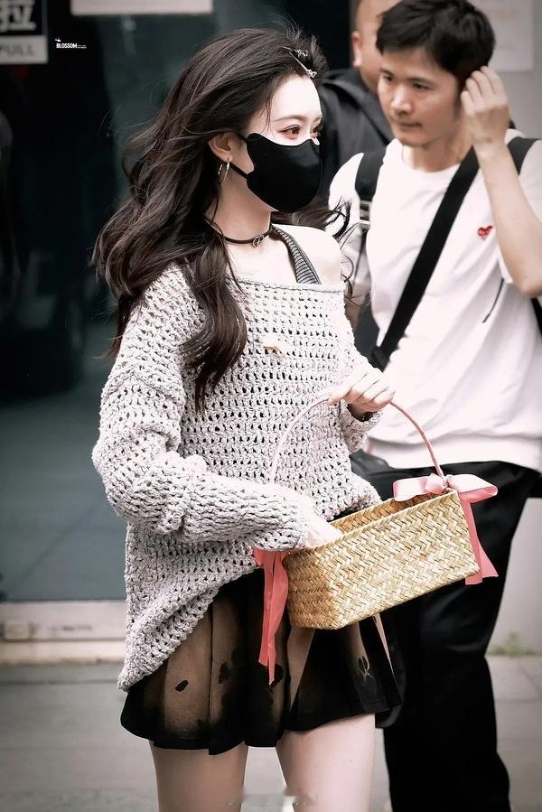 孟子义剧宣小天才来的吧？还给线下粉丝送香囊了