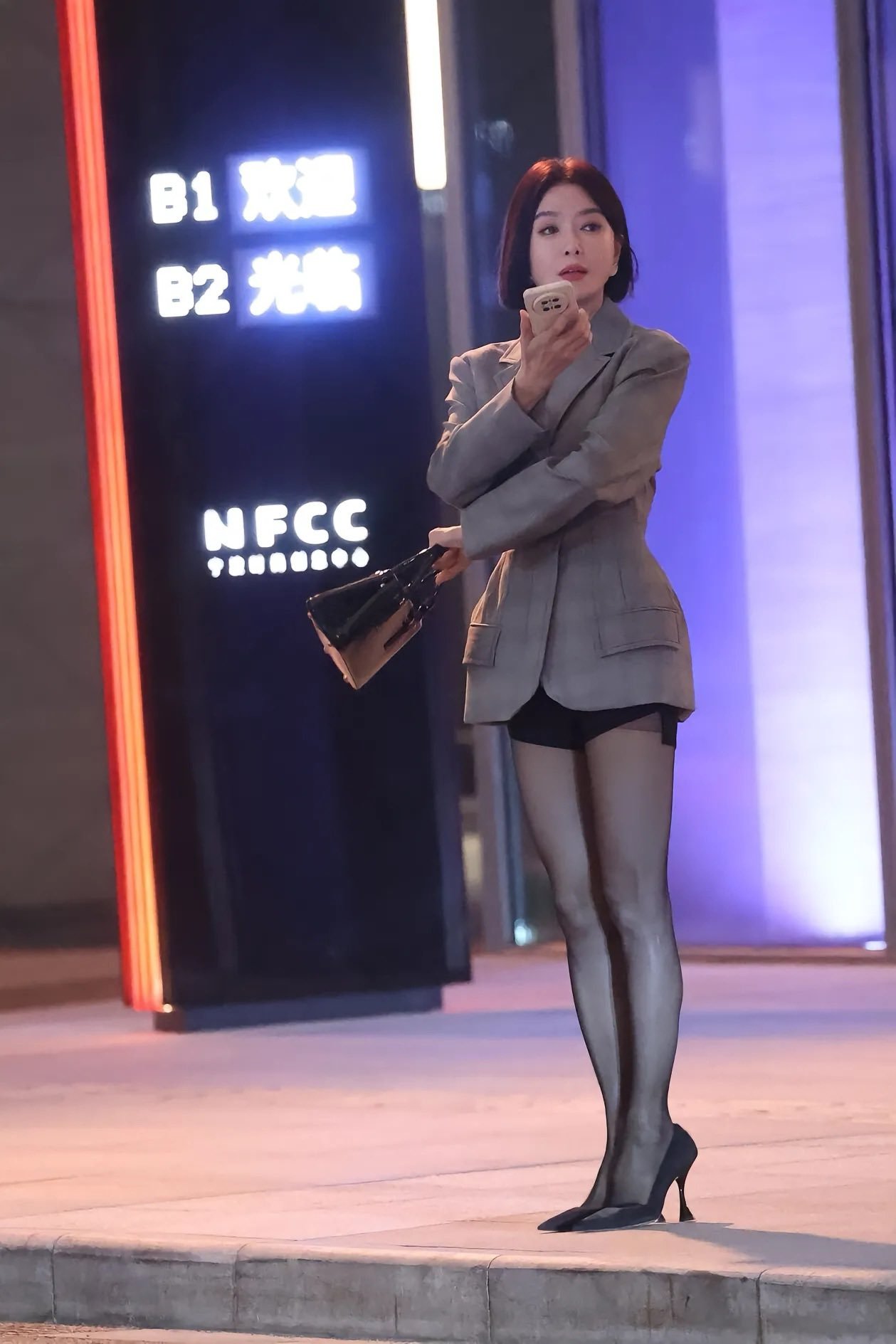 黑丝秦岚这身材不结婚延续基因真的好可惜