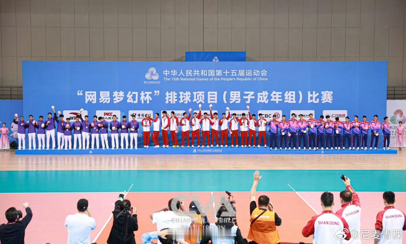 看到全运会发了各项技术最佳那我发个我选的各项最佳发球：郭成拦网：李咏臻一传：曲宗