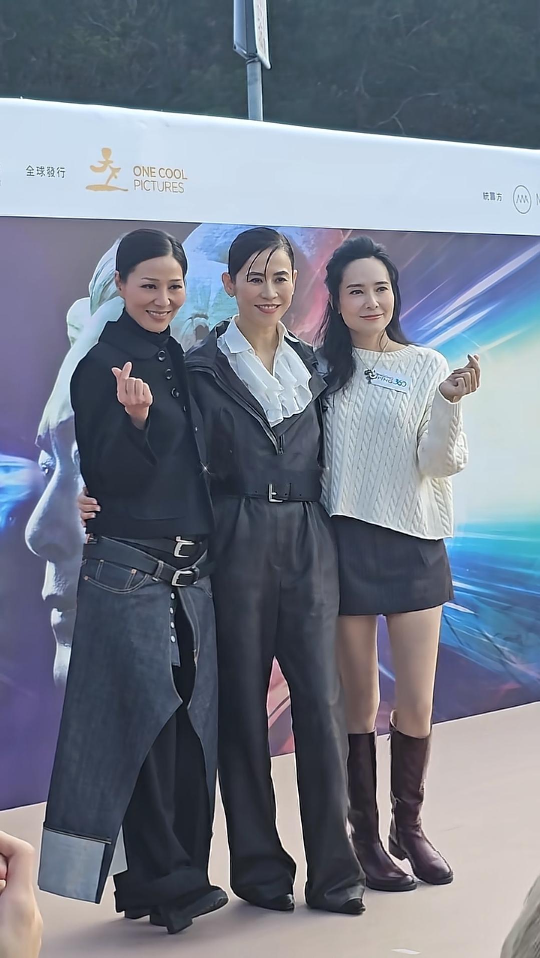 目测要毁经典了，几位姐姐就不能让我们保留美好的回忆吗[哭哭]